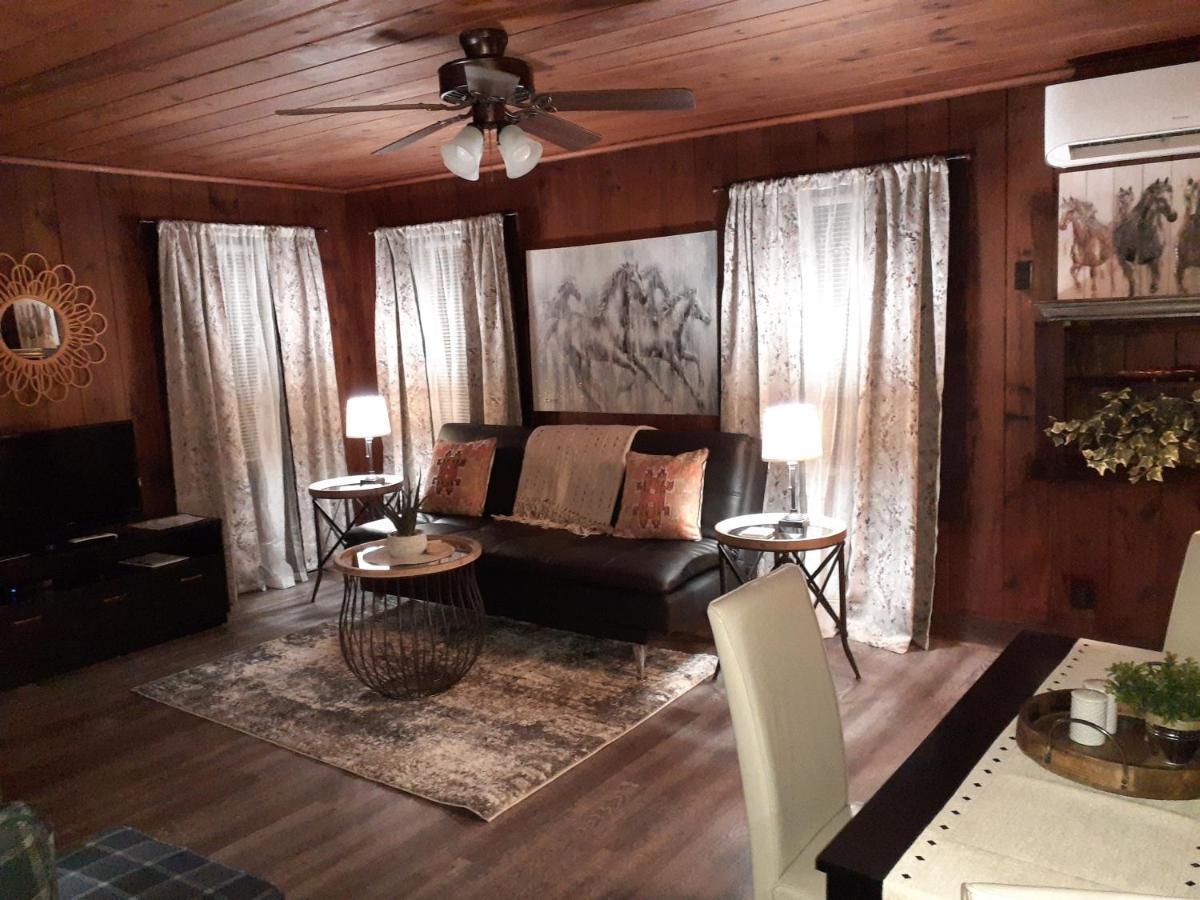 Edgewater Resort Cottage #1 ホット・スプリングス エクステリア 写真