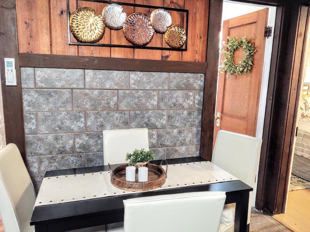 Edgewater Resort Cottage #1 ホット・スプリングス エクステリア 写真