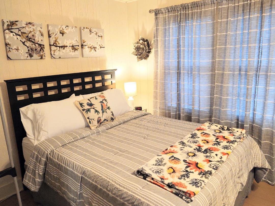 Edgewater Resort Cottage #1 ホット・スプリングス エクステリア 写真