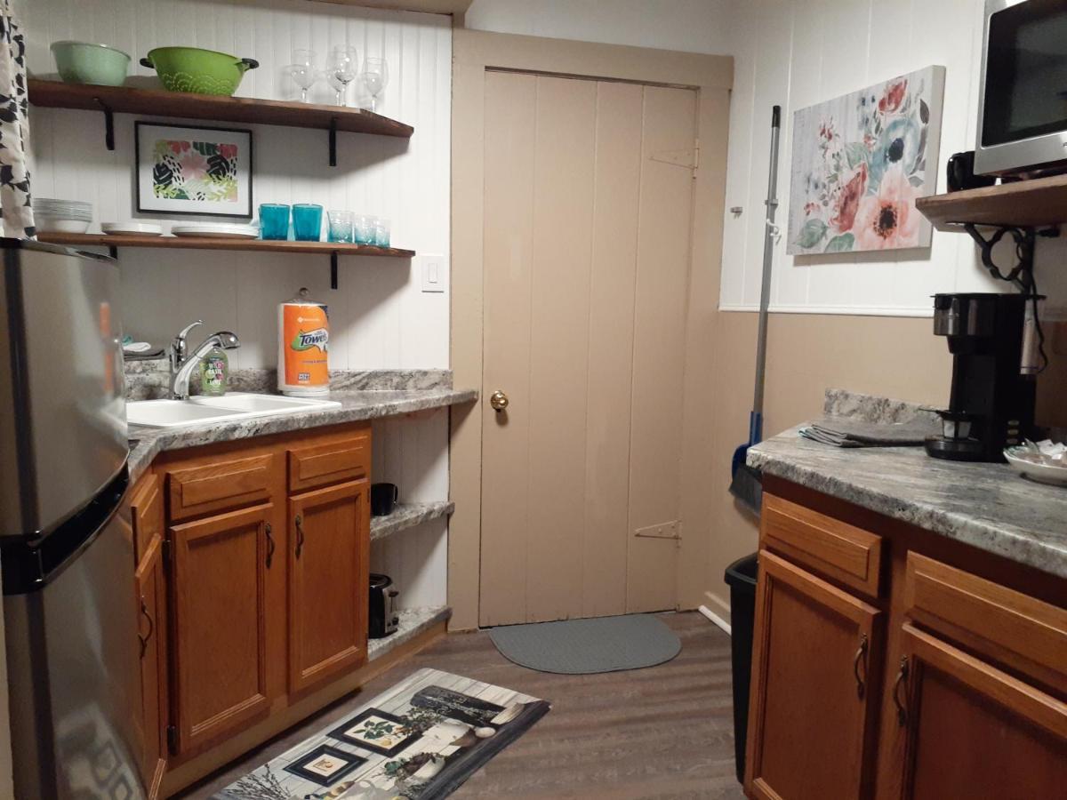 Edgewater Resort Cottage #1 ホット・スプリングス エクステリア 写真